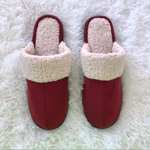 Dearfoams | Burgundy Microsuede Clog Slippers - Picture 3 of 8